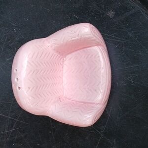Pink ceramic chair Salt or pepper shaker